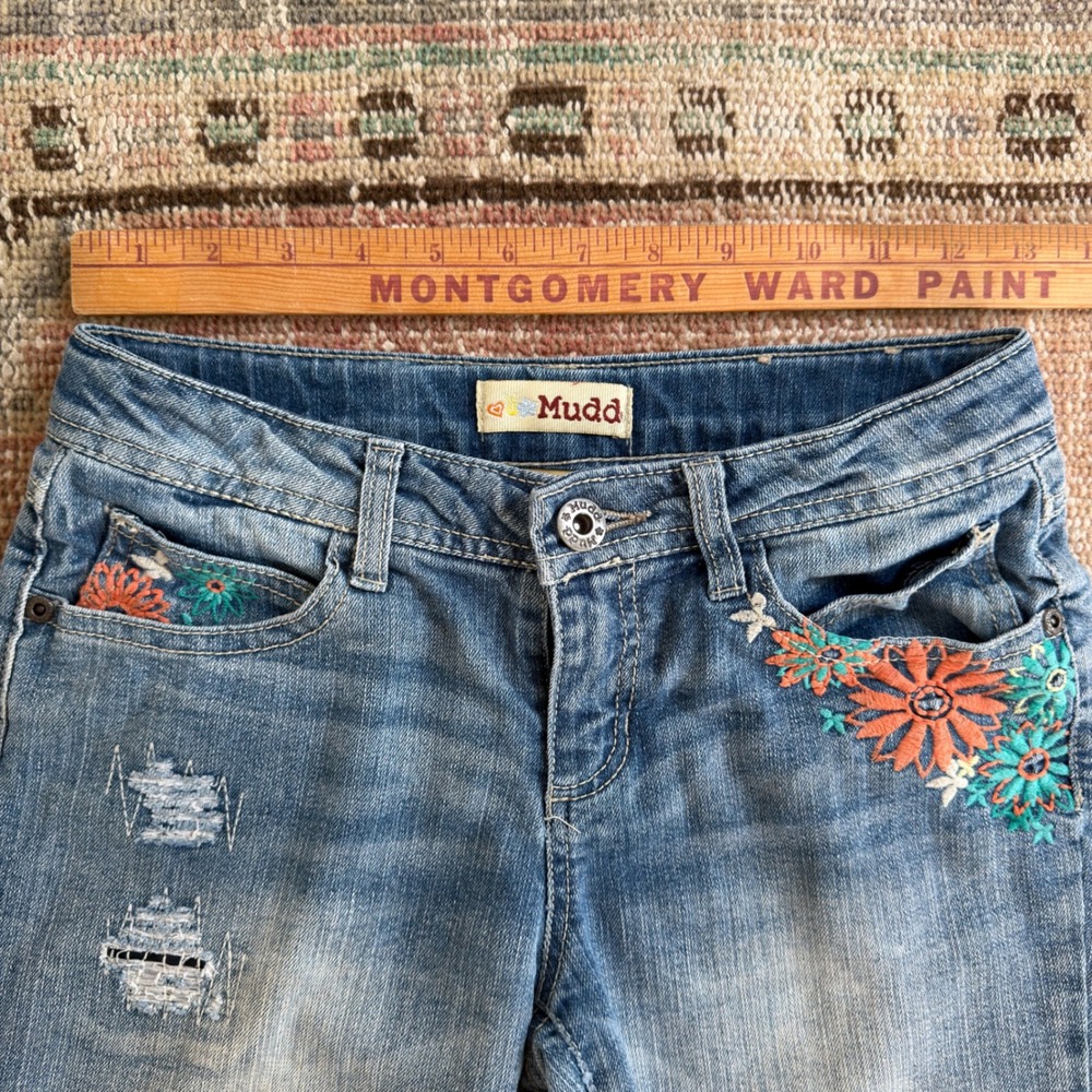 Mudd Girls Denim Bermuda Shorts Size 12 Floral Embroidered Distressed Raw Hem - Picture 4 of 9